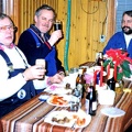 Luciakaffet avnjutes tillsammans med Rune och Lennart , för att fira nybygget.
